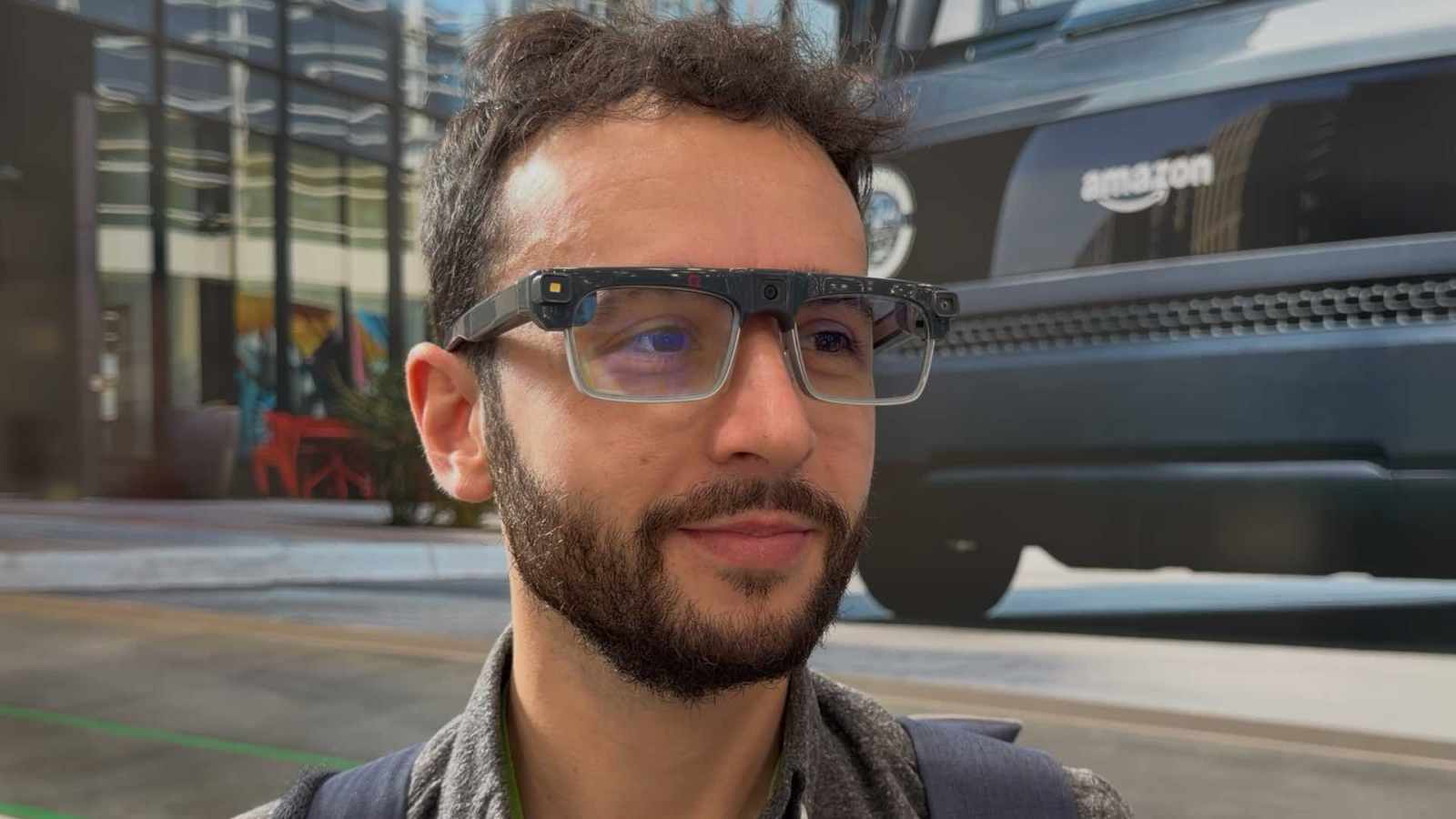 Les livreurs Amazon du futur porteront des lunettes et une veste connectÃ©es : on les a vues aux...