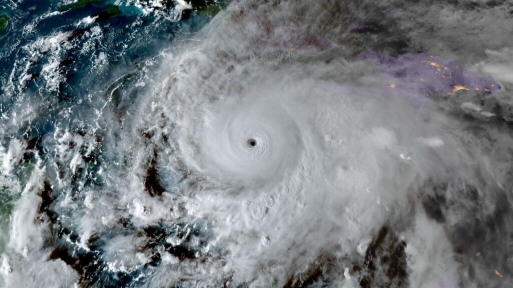 Le 26 octobre, Mélissa devient un ouragan classé 4. // Source : NOAA (image recadrée)