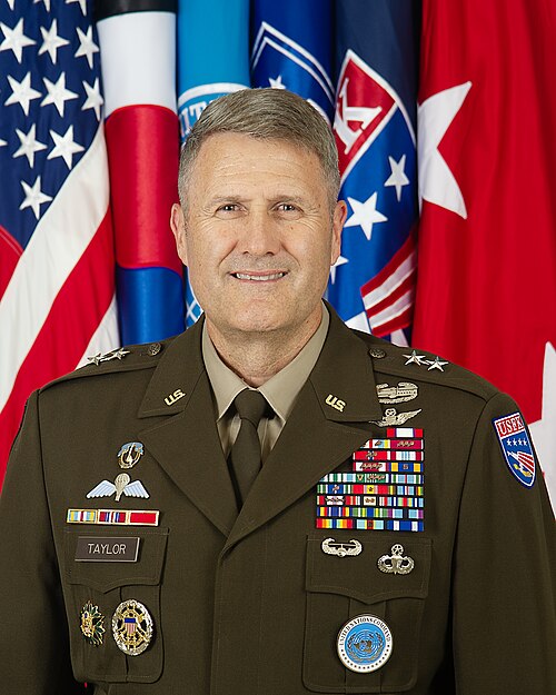 Portrait officiel de William D. « Hank » Taylor en 2024 // Source : US Army Portrait officiel de William D. « Hank » Taylor en 2024 // Source : US Army