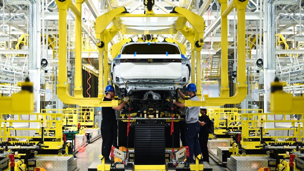 Une Omoda 7 en train d'être assemblée en Chine // Source : Omoda-Jaecoo Une Omoda 7 en train d'être assemblée en Chine // Source : Omoda-Jaecoo