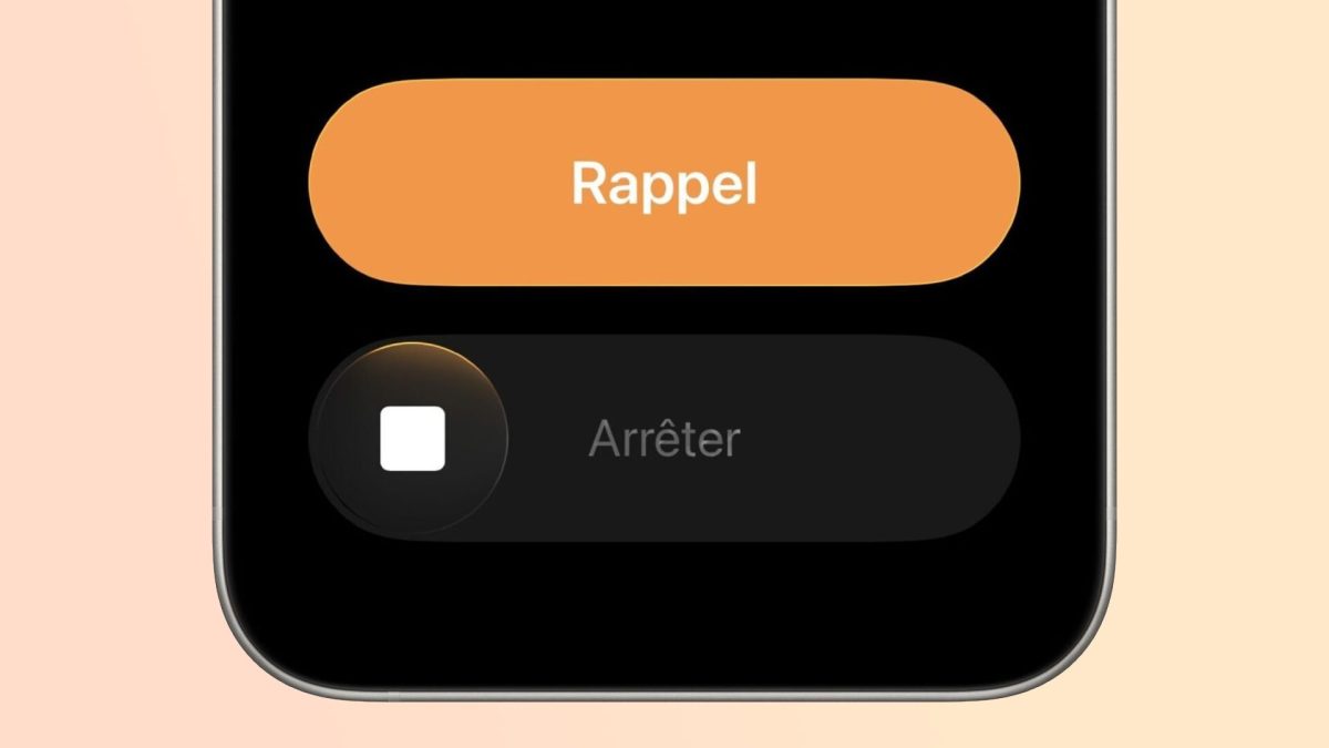 Le nouveau radio réveil en plein écran d'iOS 26.1. // Source : Numerama