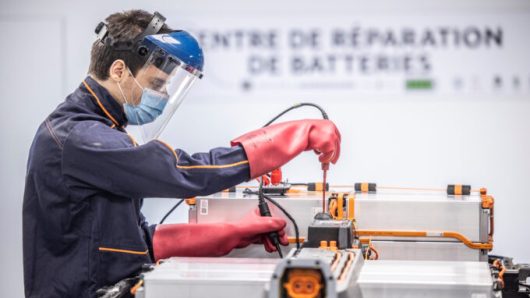 Centre de réparation des batteries par Volkswagen // Source : Volkswagen Centre de réparation des batteries par Volkswagen // Source : Volkswagen