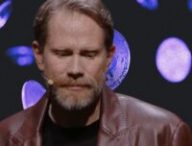 Éric Larchevêque lors de sa Keynote du 24 novembre 2025.  // Source : Éric Larchevêque 