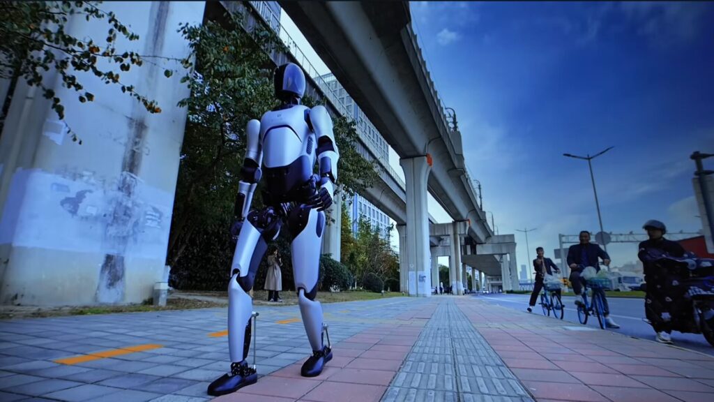 Le robot A2 d'AgiBot, en pleine promenade. // Source : AgiBot Le robot A2 d'AgiBot, en pleine promenade. // Source : AgiBot