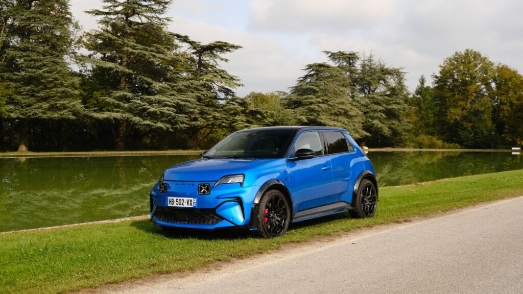 L'Alpine A290 à l'essai. // Source : Robin San Vicente pour Numerama L'Alpine A290 à l'essai. // Source : Robin San Vicente pour Numerama