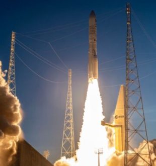 Décollage d'Ariane 6. // Source : Via X @EuropeSpacePort ; CNES/ESA/Arianespace/Optique vidéo du CSG - P. PIRON.