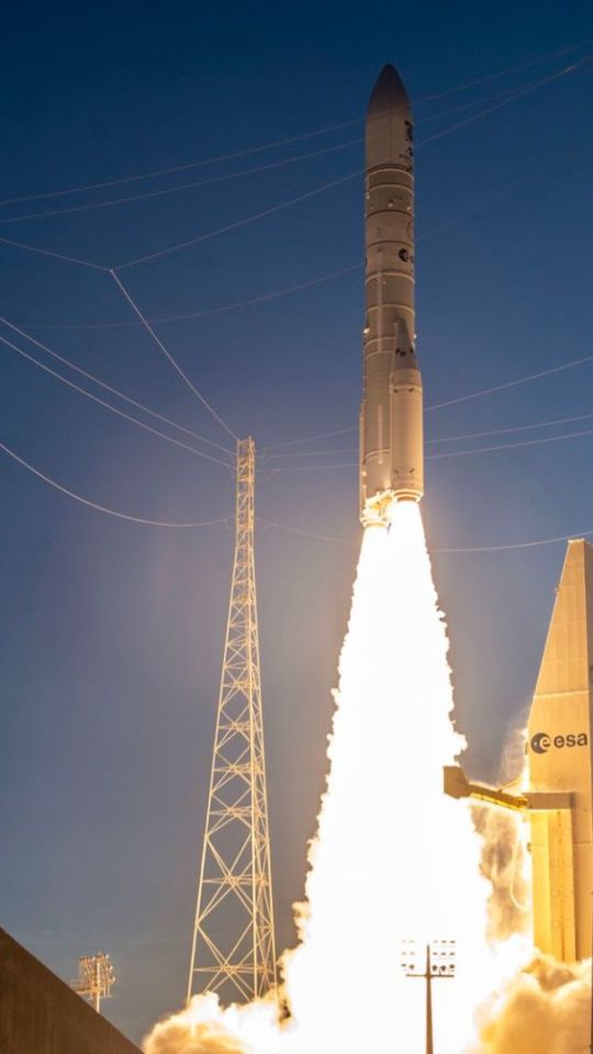 Décollage d'Ariane 6. // Source : Via X @EuropeSpacePort ; CNES/ESA/Arianespace/Optique vidéo du CSG - P. PIRON.