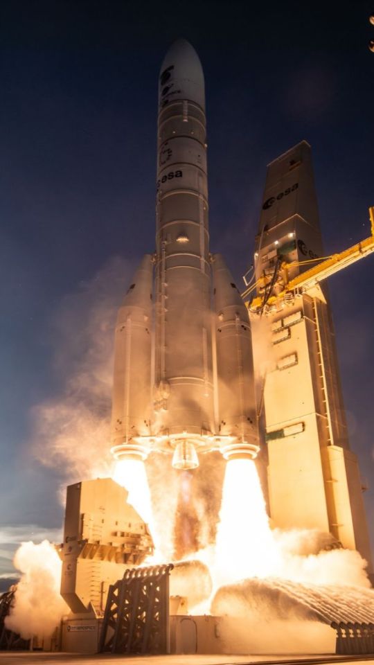 Décollage du lanceur Ariane 6 pour son vol VA265, le 4 novembre 2025 depuis le Centre Spatial Guyanais. // Source : CNES/ESA/Arianespace-ArianeGroup/Optique Vidéo CSG/P Piron, 2025 Décollage du lanceur Ariane 6 pour son vol VA265, le 4 novembre 2025 depuis le Centre Spatial Guyanais. // Source : CNES/ESA/Arianespace-ArianeGroup/Optique Vidéo CSG/P Piron, 2025