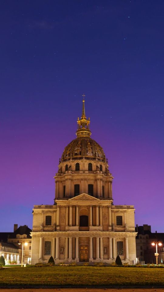 Aurores boréales vues au-dessus de Paris cette nuit. // Source : Yoël Taïeb Aurores boréales vues au-dessus de Paris cette nuit. // Source : Yoël Taïeb