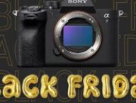 Sony a7 IV black friday // Source : Montage Numerama