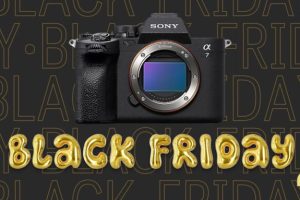 Sony a7 IV black friday // Source : Montage Numerama