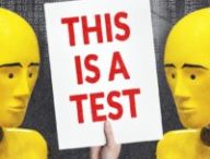 La panne géante d’Internet d’octobre 2025 a servi de crash test à des cybercriminels  // Source : Montage Numerama