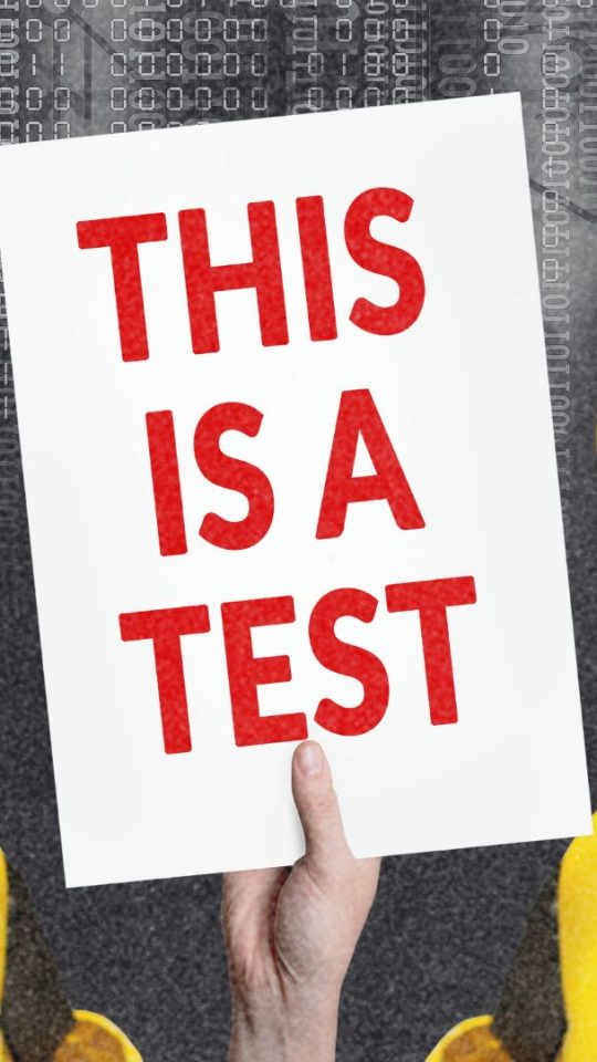 La panne géante d’Internet d’octobre 2025 a servi de crash test à des cybercriminels // Source : Montage Numerama La panne géante d’Internet d’octobre 2025 a servi de crash test à des cybercriminels // Source : Montage Numerama