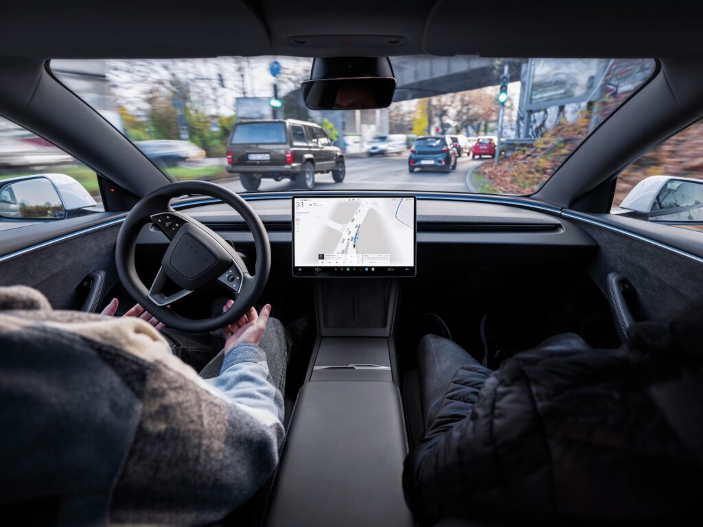 J'ai test&eacute; la conduite autonome de Tesla (FSD) et j'ai &eacute;t&eacute; bluff&eacute;. // Source : Tesla