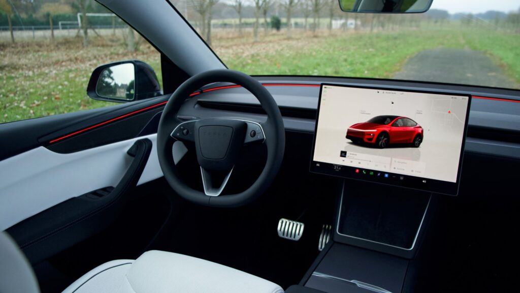 Le Tesla Model Y Performance (2025) à l'essai. // Source : Robin San Vicente pour Numerama