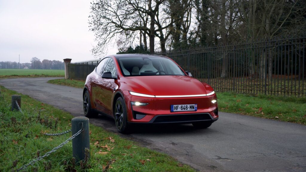 Le Tesla Model Y Performance (2025) à l'essai. // Source : Robin San Vicente pour Numerama
