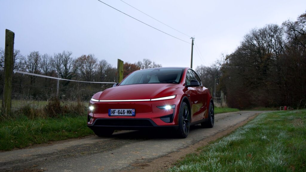 Le Tesla Model Y Performance (2025) à l'essai. // Source : Robin San Vicente pour Numerama