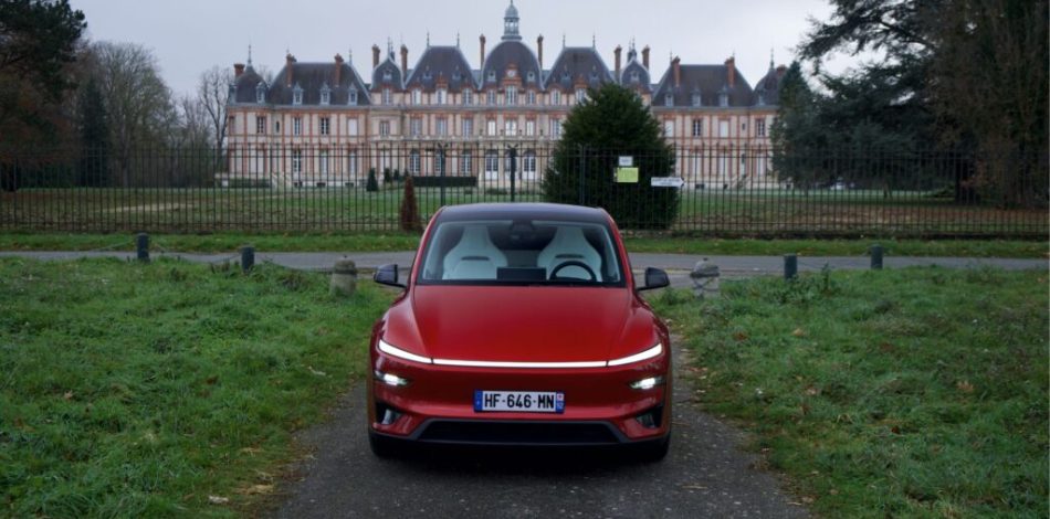 Le Tesla Model Y Performance (2025) à l'essai. // Source : Robin San Vicente pour Numerama