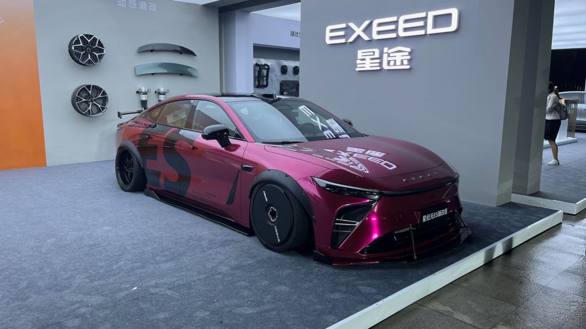 On a découvert Exeed, baptisée Exlantix en Europe, la marque premium du groupe Chery // Source : Robin San Vicente pour Numerama
