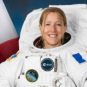 Photo officielle de Sophie Adenot en combinaison extra-v&eacute;hiculaire. Source : ESA