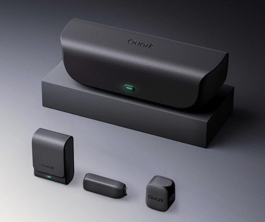 Les lunettes Quark et leurs batteries amovibles.