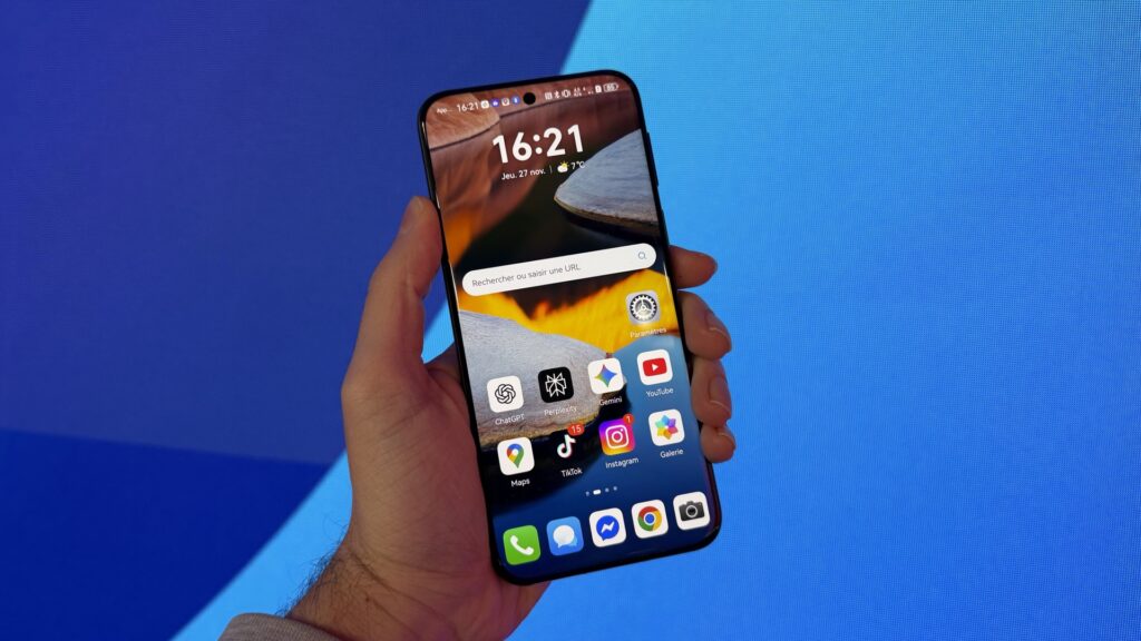 L'écran bord à bord du Huawei Pura 80 Pro est un des plus beaux du marché. Les bordures sont symétriques et incurvées sur les quatre bords. L'écran bord à bord du Huawei Pura 80 Pro est un des plus beaux du marché. Les bordures sont symétriques et incurvées sur les quatre bords.