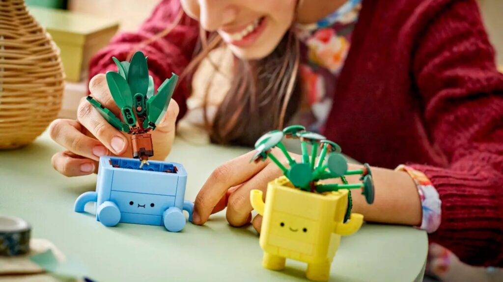 Lego Botanicals Petites Plantes Souriantes // Source : Lego