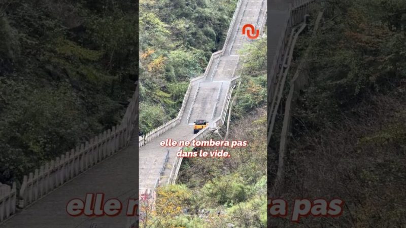 Cette voiture tente de monter 999 marches : c’est un FAIL Cette voiture tente de monter 999 marches : c’est un FAIL