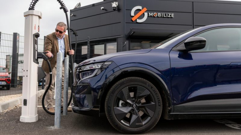 Renault met un coup de frein à son réseau de recharge Mobilize Renault met un coup de frein à son réseau de recharge Mobilize