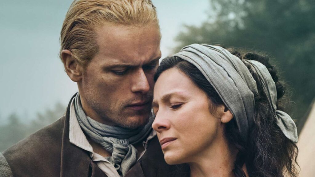 Claire et Jamie dans Outlander // Source : Starz