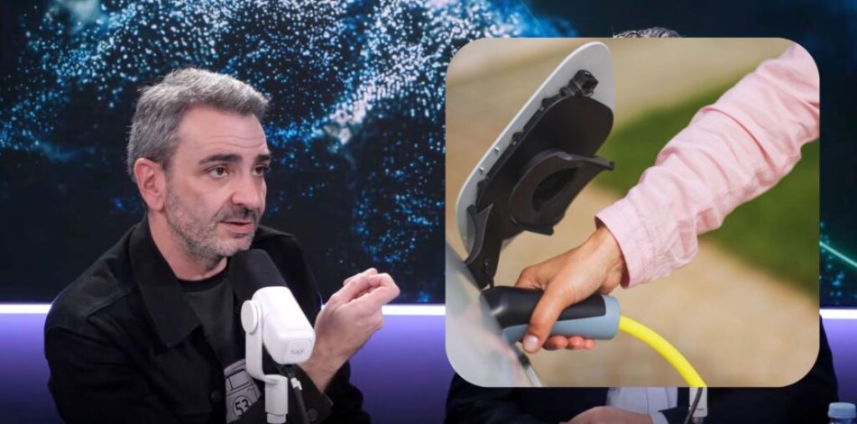 Le porte-parole de l'association 40 Millions d'Automobilistes, Pierre Chasseray, a tenu des propos discutables sur la recharge des voitures électriques. // Source : Montage par Robin San Vicente pour Numerama Le porte-parole de l'association 40 Millions d'Automobilistes, Pierre Chasseray, a tenu des propos discutables sur la recharge des voitures électriques. // Source : Montage par Robin San Vicente pour Numerama
