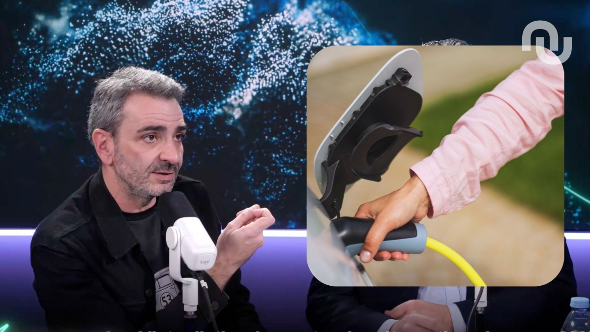 Le porte-parole de l'association 40 Millions d'Automobilistes, Pierre Chasseray, a tenu des propos discutables sur la recharge des voitures électriques. // Source : Montage par Robin San Vicente pour Numerama Le porte-parole de l'association 40 Millions d'Automobilistes, Pierre Chasseray, a tenu des propos discutables sur la recharge des voitures électriques. // Source : Montage par Robin San Vicente pour Numerama