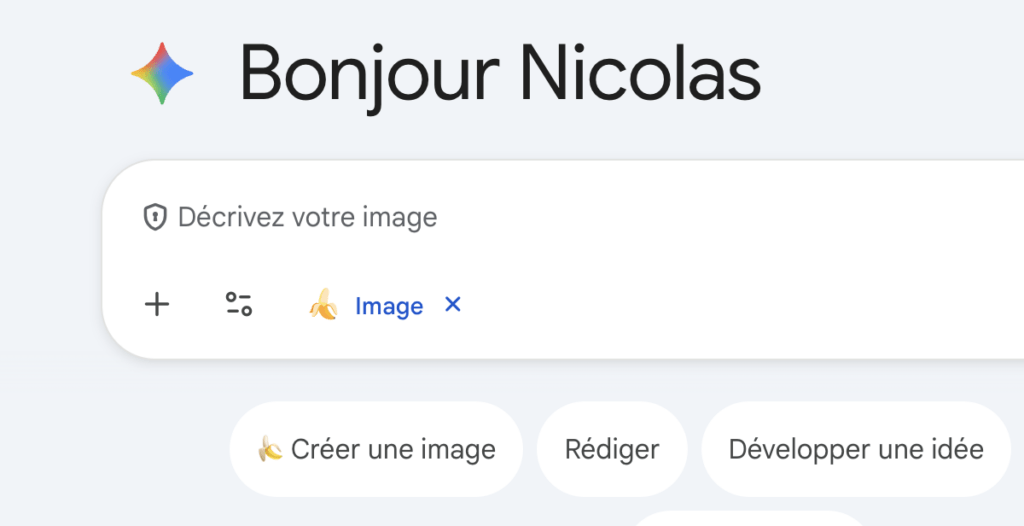 L'émoji banane représente désormais la génération d'images chez Google, avec des mentions à « Nano Banana » pendant le traitement.