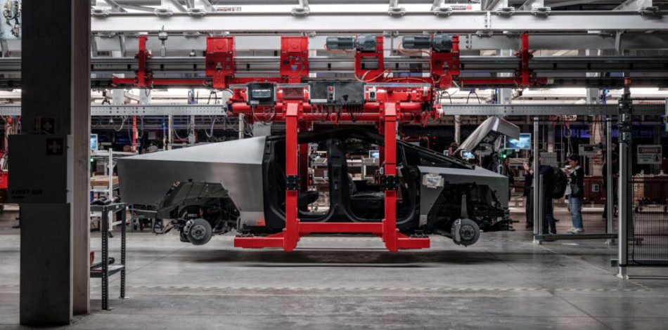 Production du Cybertruck à la gigafactory d'Austin // Source : Tesla