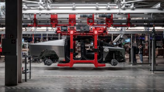 Production du Cybertruck à la gigafactory d'Austin // Source : Tesla Production du Cybertruck à la gigafactory d'Austin // Source : Tesla