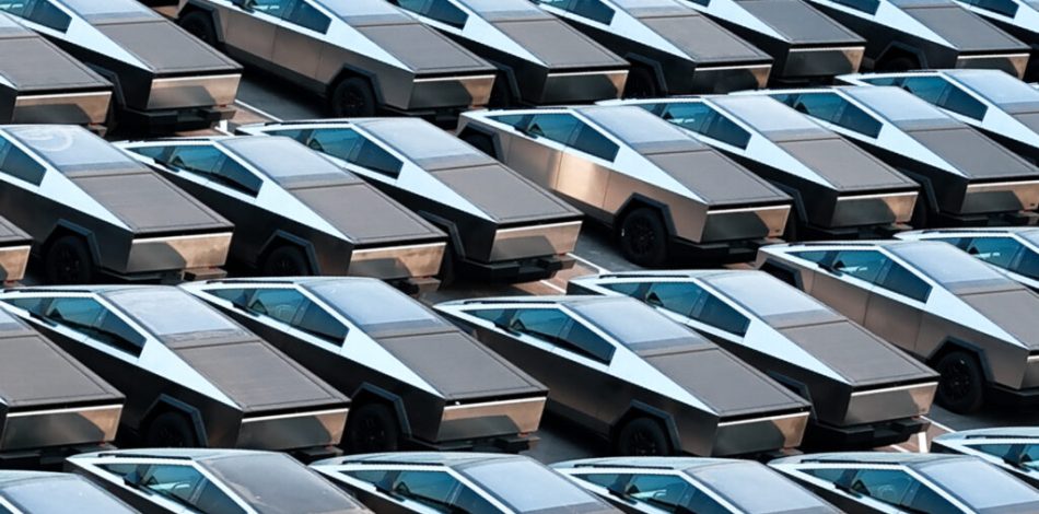 tesla Cybertruck en stock  // Source : Tesla