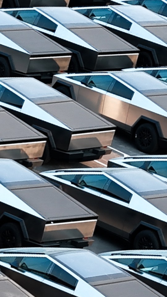 tesla Cybertruck en stock  // Source : Tesla