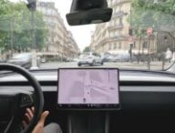 Tesla teste la conduite autonome FSD à Paris. // Source : Tesla