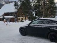 Une Tesla Model Y sous la neige. // Source : Bob Jouy pour Numerama Une Tesla Model Y sous la neige. // Source : Bob Jouy pour Numerama