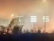 Un incendie a ravagé 24 voitures Tesla près de Marseille // Source : Gilles Petras via Facebook Un incendie a ravagé 24 voitures Tesla près de Marseille // Source : Gilles Petras via Facebook