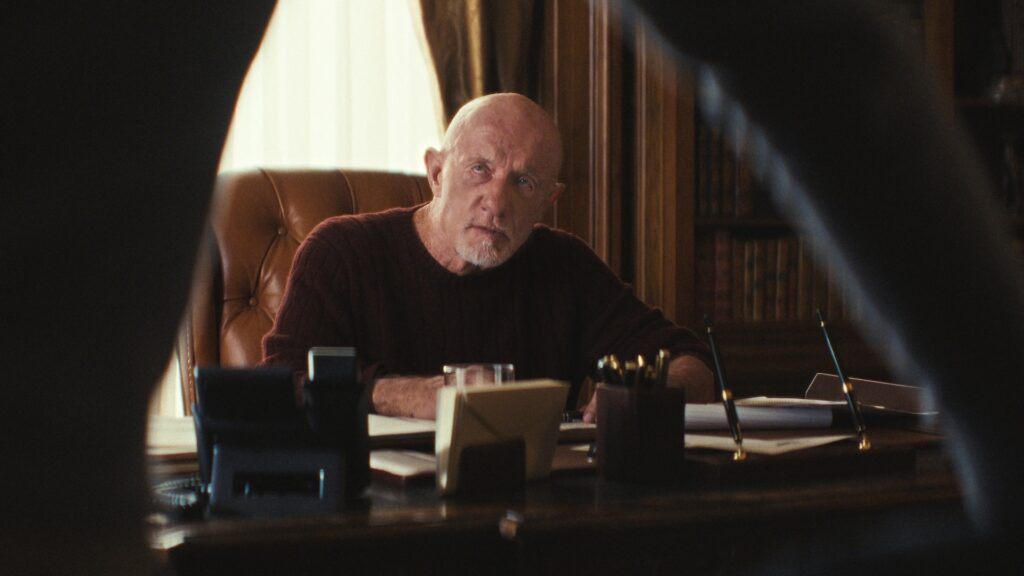 Jonathan Banks dans The Beast in Me // Source : Netflix Jonathan Banks dans The Beast in Me // Source : Netflix