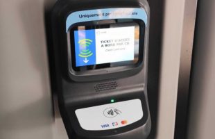 La valideur CB du bus // Source : LFrancivigo / X