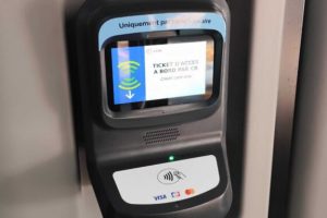 La valideur CB du bus // Source : LFrancivigo / X La valideur CB du bus // Source : LFrancivigo / X