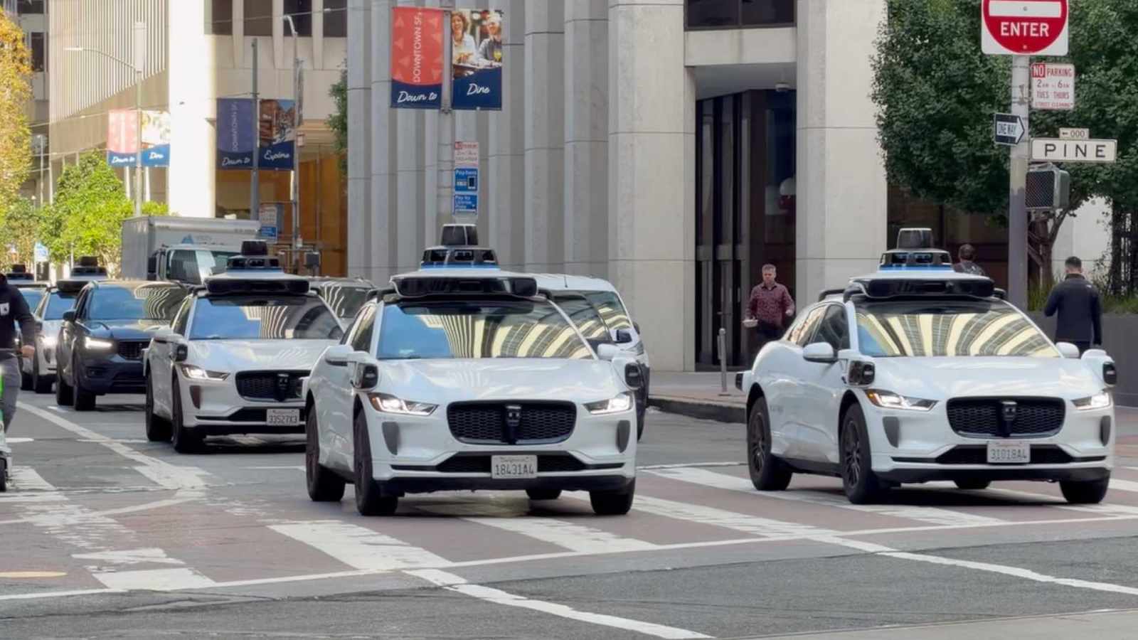 Les taxis autonomes sont partout aux US et en Chine : on les a essayÃ©s et on...