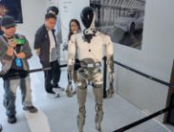 Xpeng Iron réagit au public du salon de Shanghai // Source : Raphaelle Baut pour Numerama Xpeng Iron réagit au public du salon de Shanghai // Source : Raphaelle Baut pour Numerama