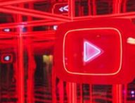 Le logo de YouTube pendant le YouTube Festival à Paris. // Source : YouTube Le logo de YouTube pendant le YouTube Festival à Paris. // Source : YouTube