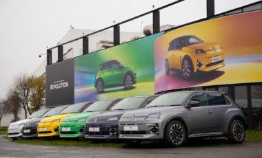 Renault 5 et son 100 000e exemplaire // Source : Renault