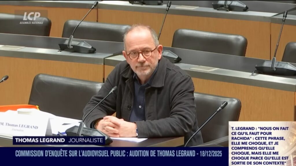 Thomas Legrand a &eacute;t&eacute; auditionn&eacute; devant la commission d'enqu&ecirc;te parlementairele 18 d&eacute;cembre 2025 &agrave; l'Assembl&eacute;e nationale. // Source : LCP - Assembl&eacute;e nationale