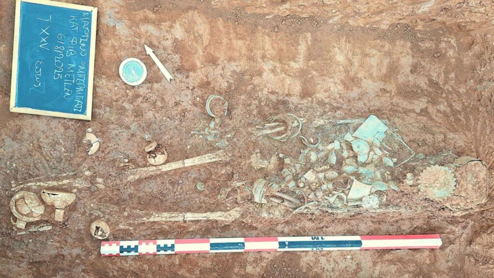 La tombe de la Â« Dame au DiadÃ¨me inversÃ© Â», une aristocrate dÃ©chue a Ã©tÃ©...