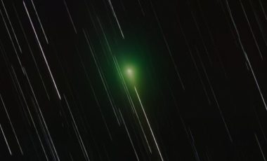 La comète 3I/ATLAS. // Source : Via X @AJamesMcCarthy (phoo recadrée) La comète 3I/ATLAS. // Source : Via X @AJamesMcCarthy (phoo recadrée)